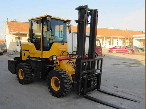 3��ԽҰ�泵���ƣ�